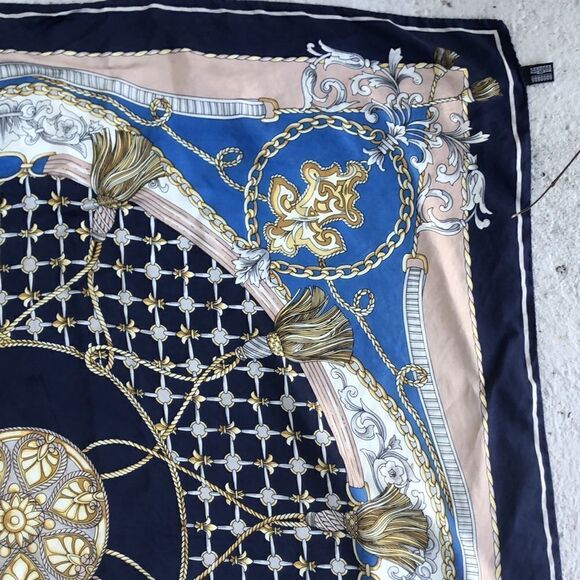 Vintage Pierre Balmain silk scarf - Picture 4 of 12